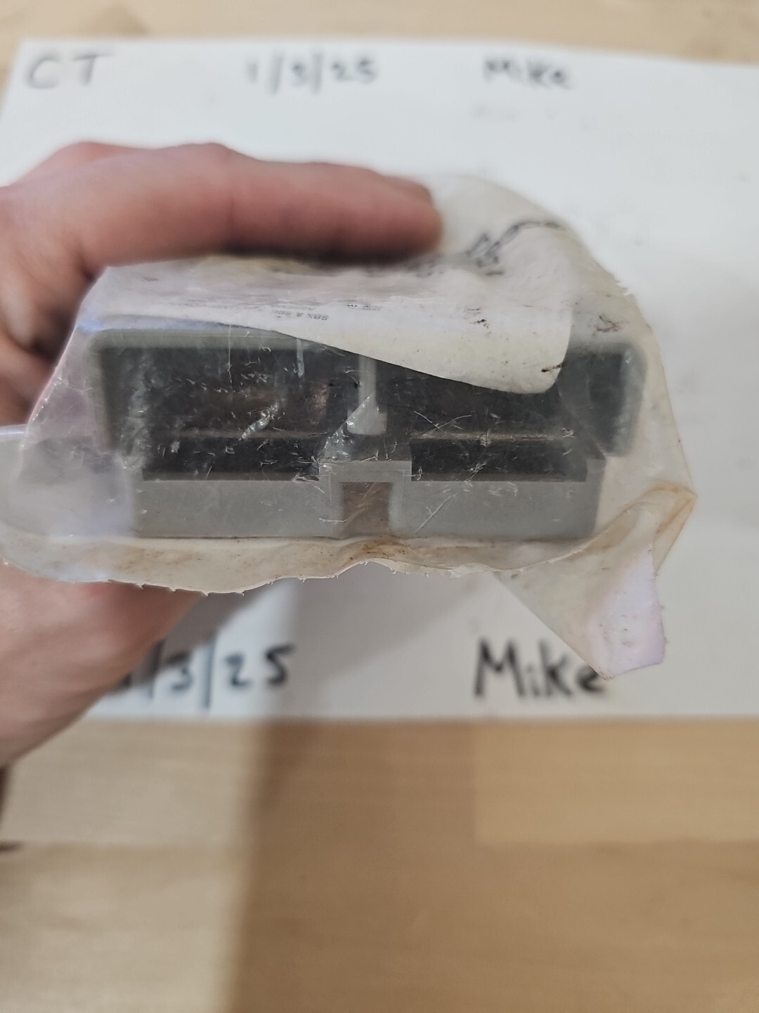 NEW CMC AN-135 GRAY BATTERY CONNECTOR-SB350 - Image 3