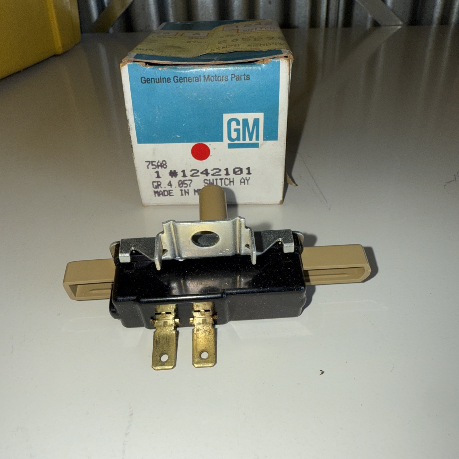 NOS 1967 - 1973 BUICK OLDS Chevrolet TH400 kickdown switch gm 3986863(GMT2) - Image 4