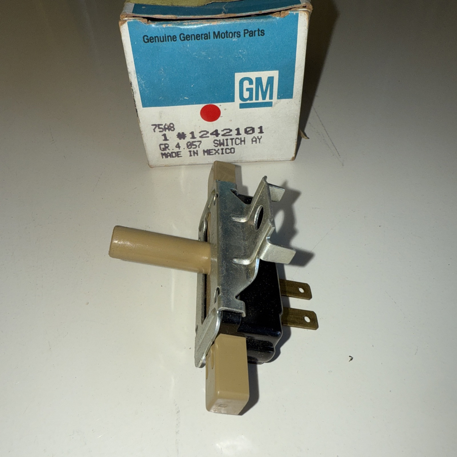 NOS 1967 - 1973 BUICK OLDS Chevrolet TH400 kickdown switch gm 3986863(GMT2) - Image 5