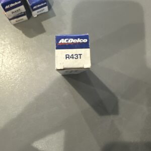 New ACDelco R43T Conventional Spark Plug GM #19157984 Lot Of 1
