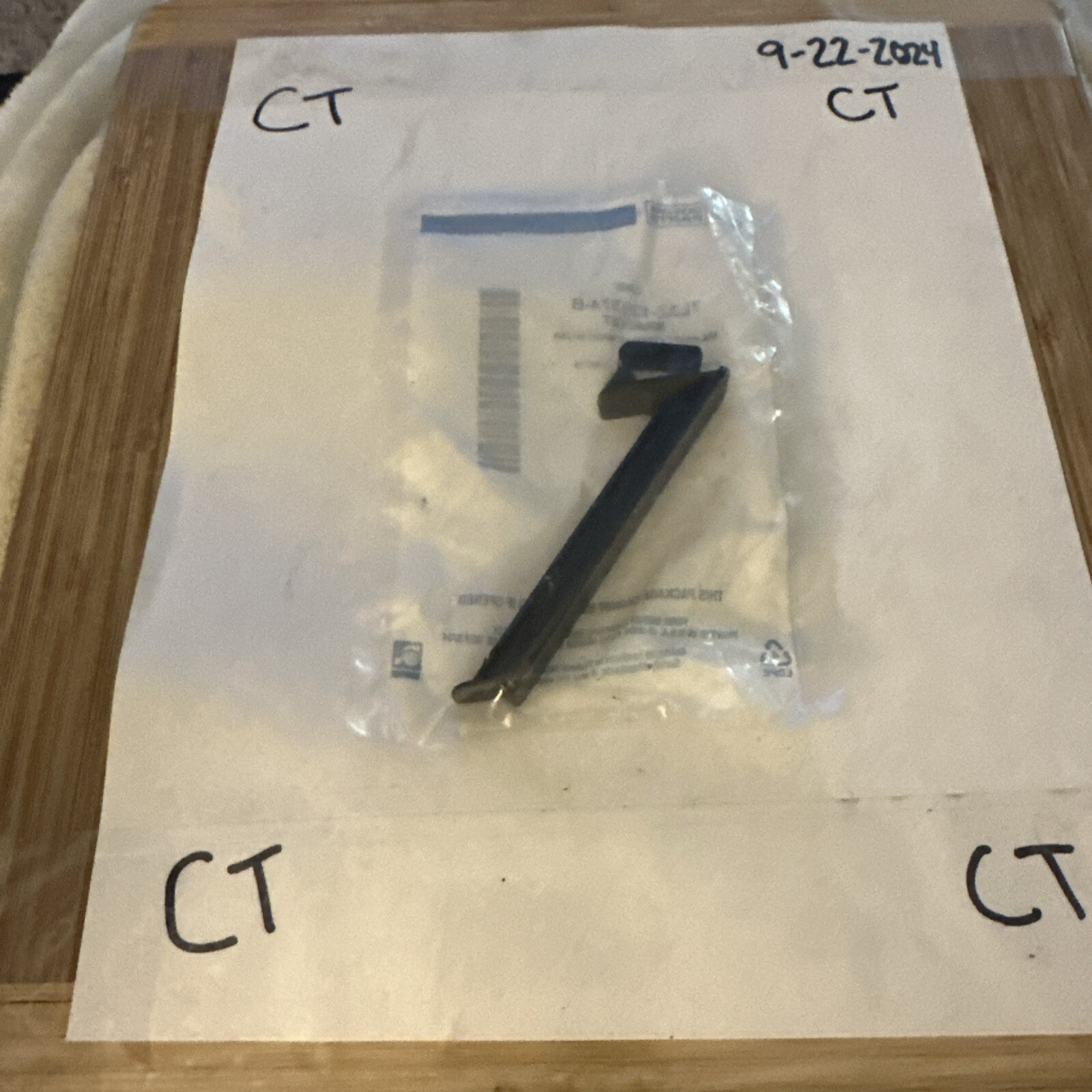 New Ford OEM Right Side Turn Signal Lamp 7L3Z-13B374-B - Image 3