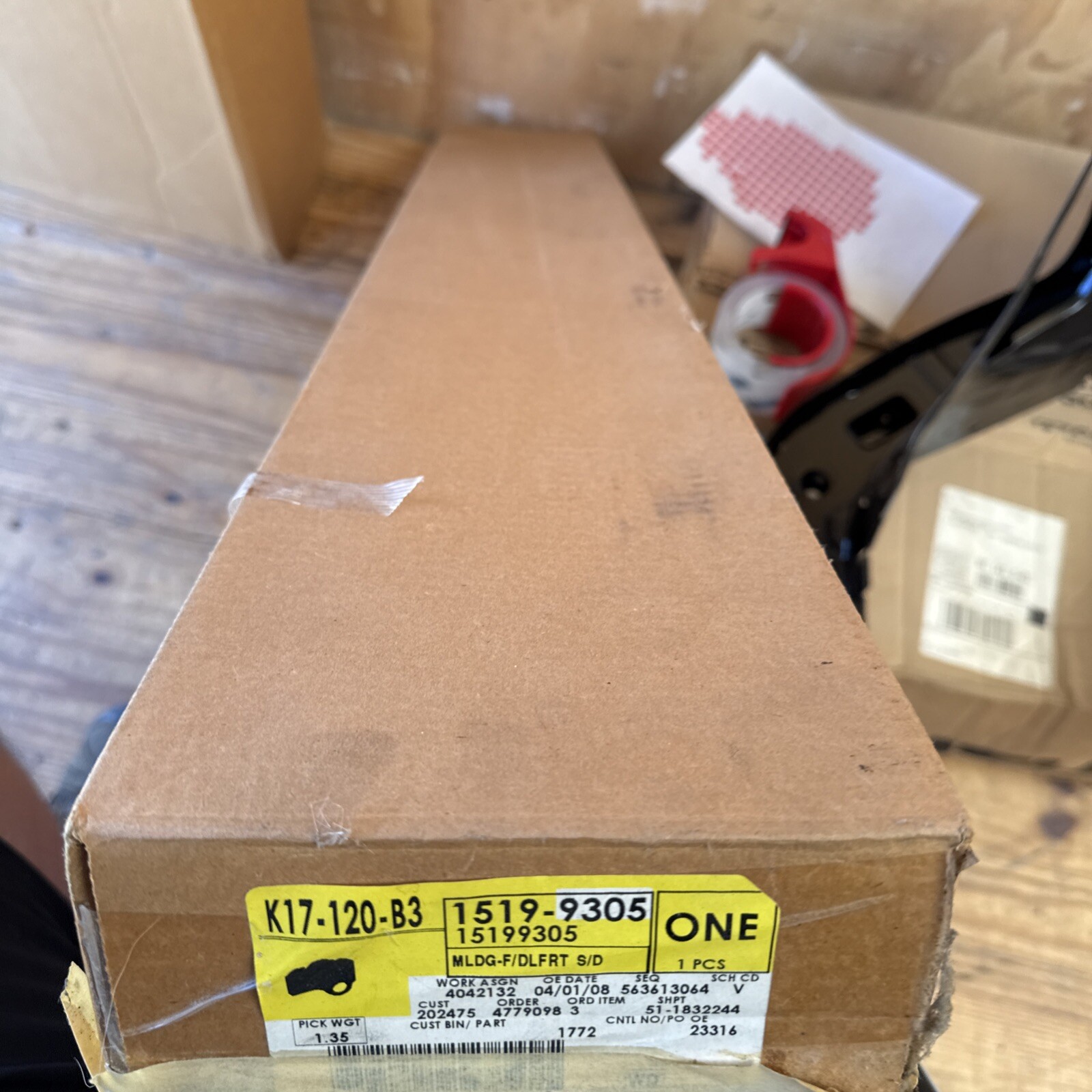 OEM # 15199305 General Motors GMC Door Molding RH BLACK / CHROME NOS - Image 3