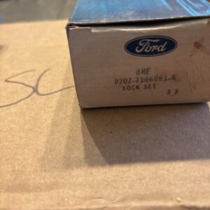 OEM Genuine Ford D20Z-7106081-A Lock Set Kit NOS