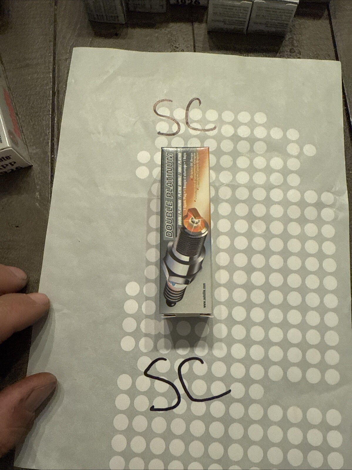 One Spark Plug Autolite APP3926 Double Platinum -New - Image 3