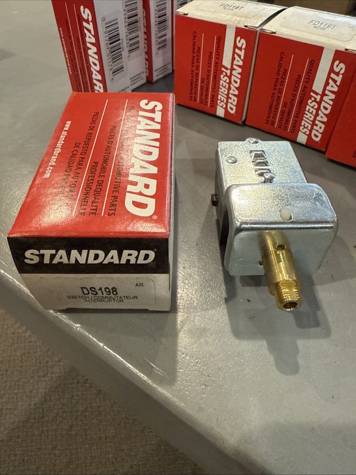 Standard Ignition Headlight Switch DS198 NEW