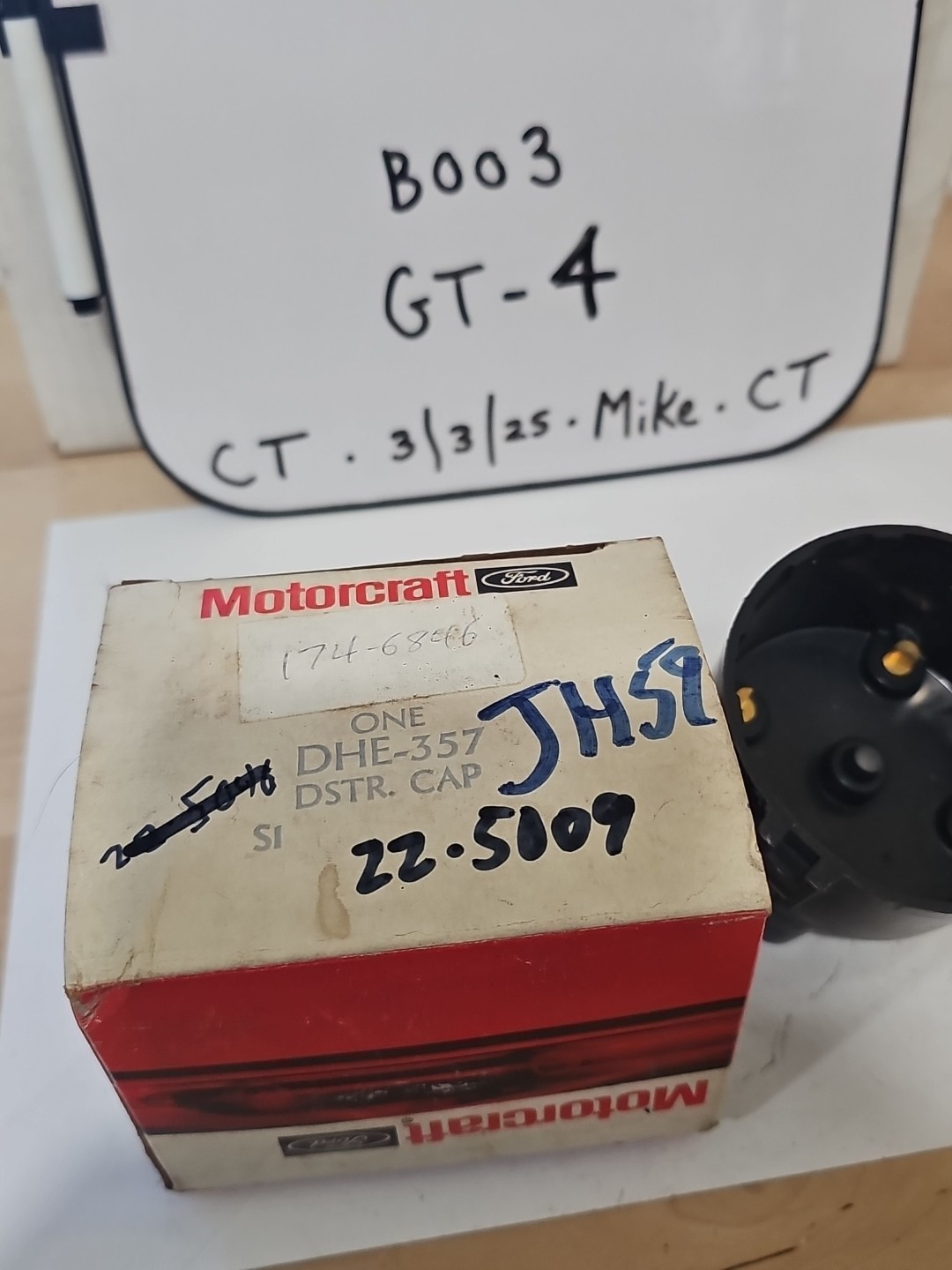 Vintage NOS Motorcraft DHE-357 Distributor Cap (174-6846, 22-5009, JH59) - Image 4