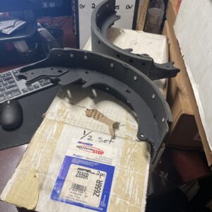 Wagner Z656R QuickStop Rear Drum Brake Shoes (HALF SET Only 2 Pieces!)