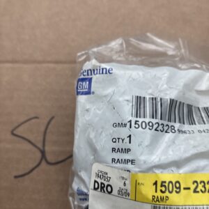 15092328 00 to 06 Escalade Tahoe Yukon Rear Window Wiper Arm Park Ramp Stop OEM