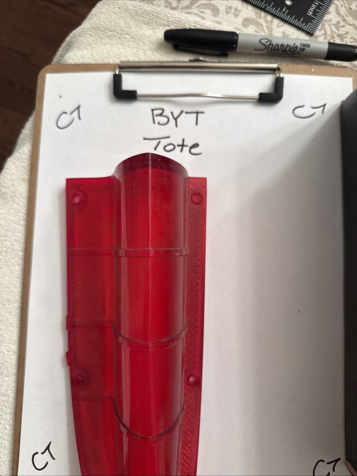 1960 OLDSMOBILE RH TAILLIGHT LENS 1 GUIDE 5950904 - Image 3