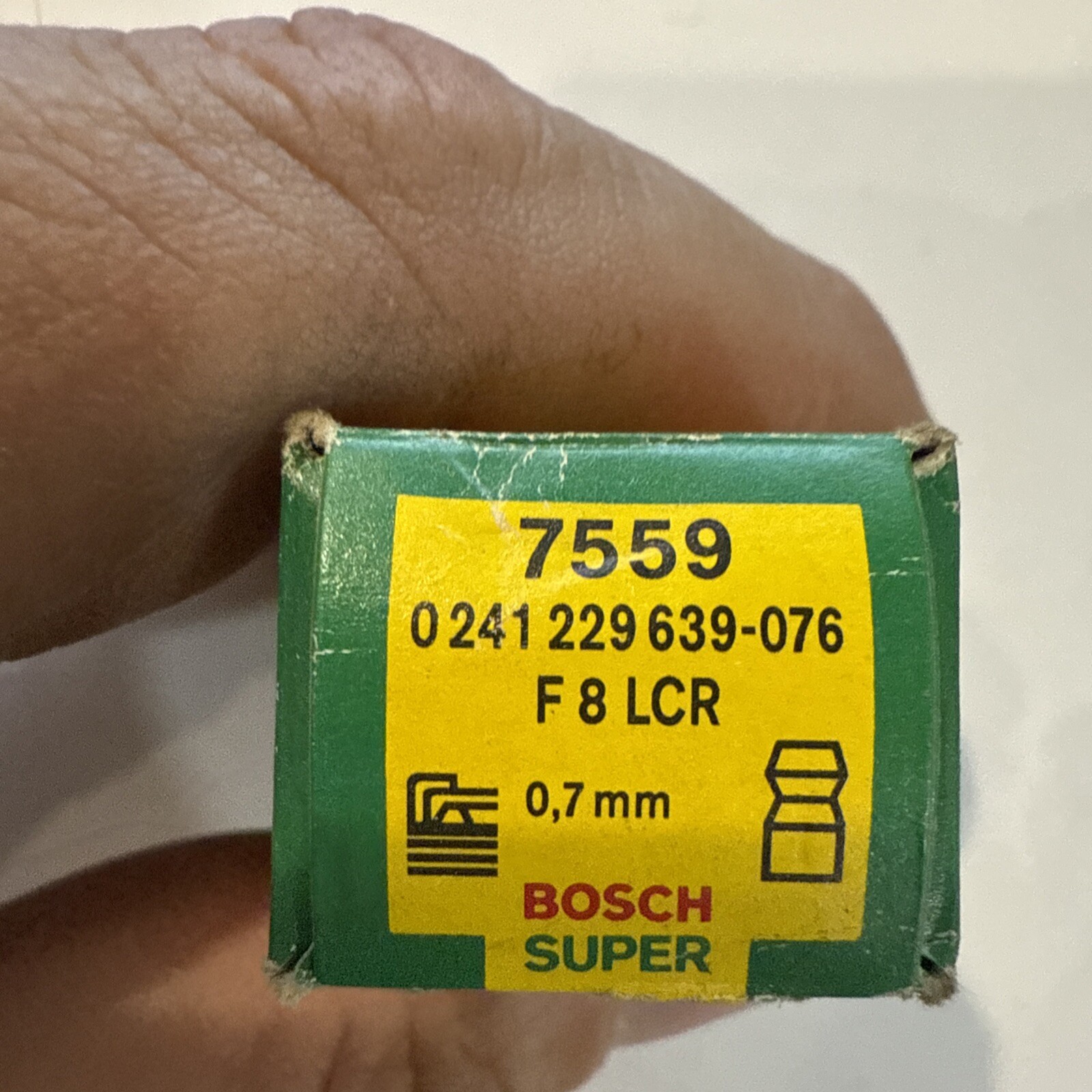 Bosch Spark Plug 7559 0241 229 639-076 - Image 3