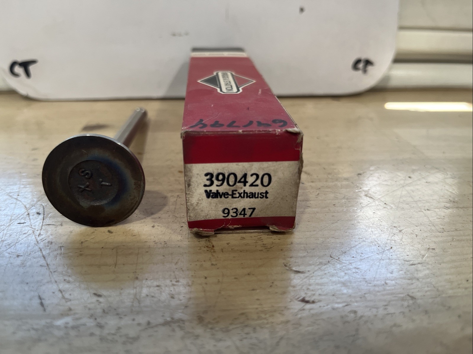 Briggs & Stratton 390420 (9347) Exhaust Valve - Image 4