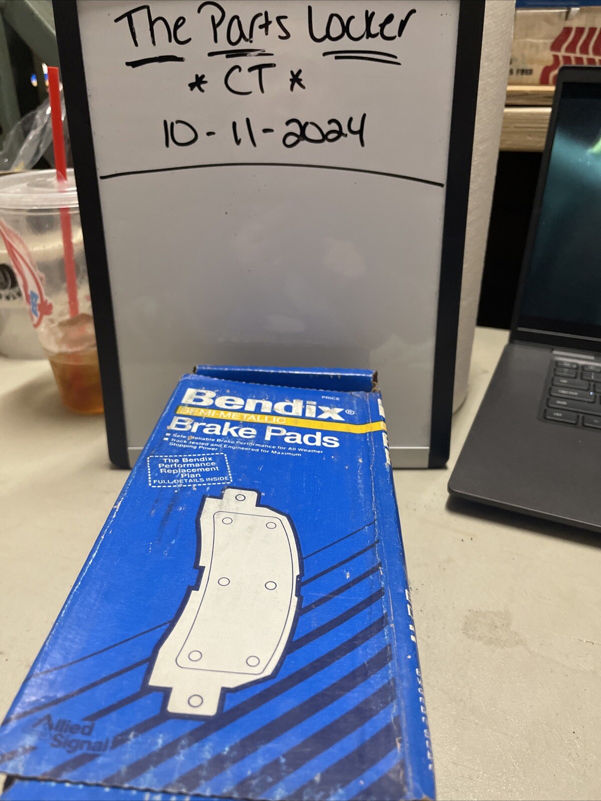 Disc Brake Pad-Semi-Metallic Brake Pads Bendix MKD367