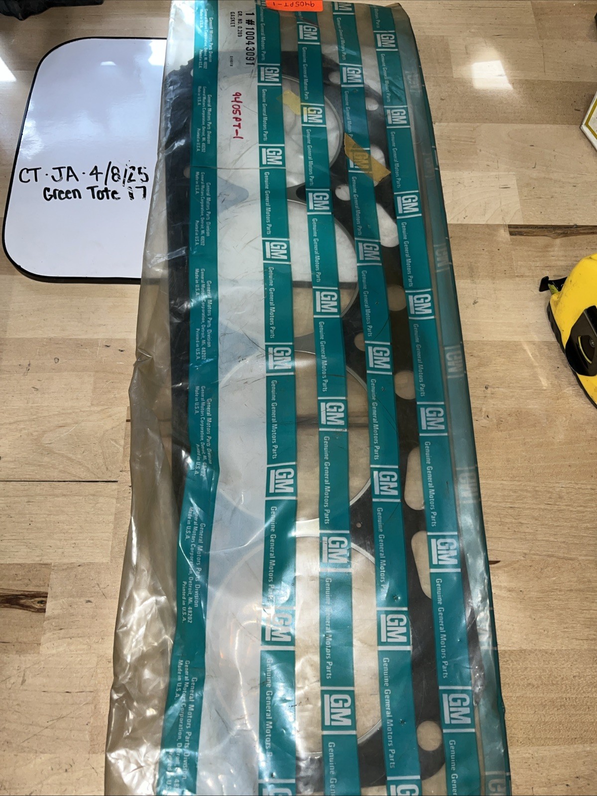 Engine Cylinder Head Gasket Gm 10043091