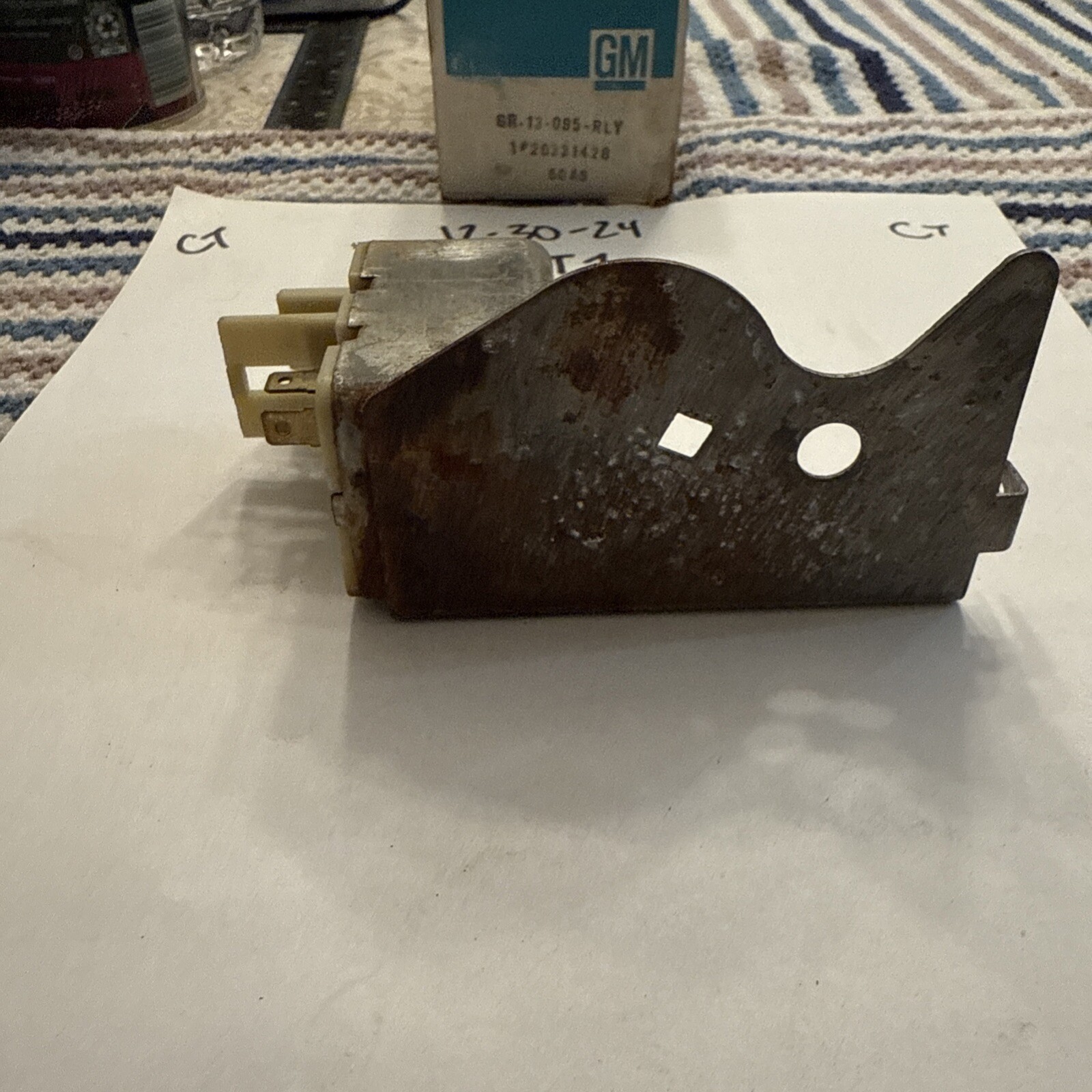 GM NOS 1982-85 Cadillac Deville Eldorado 6 Way Power Seat Relay 20331426 See Pic - Image 3