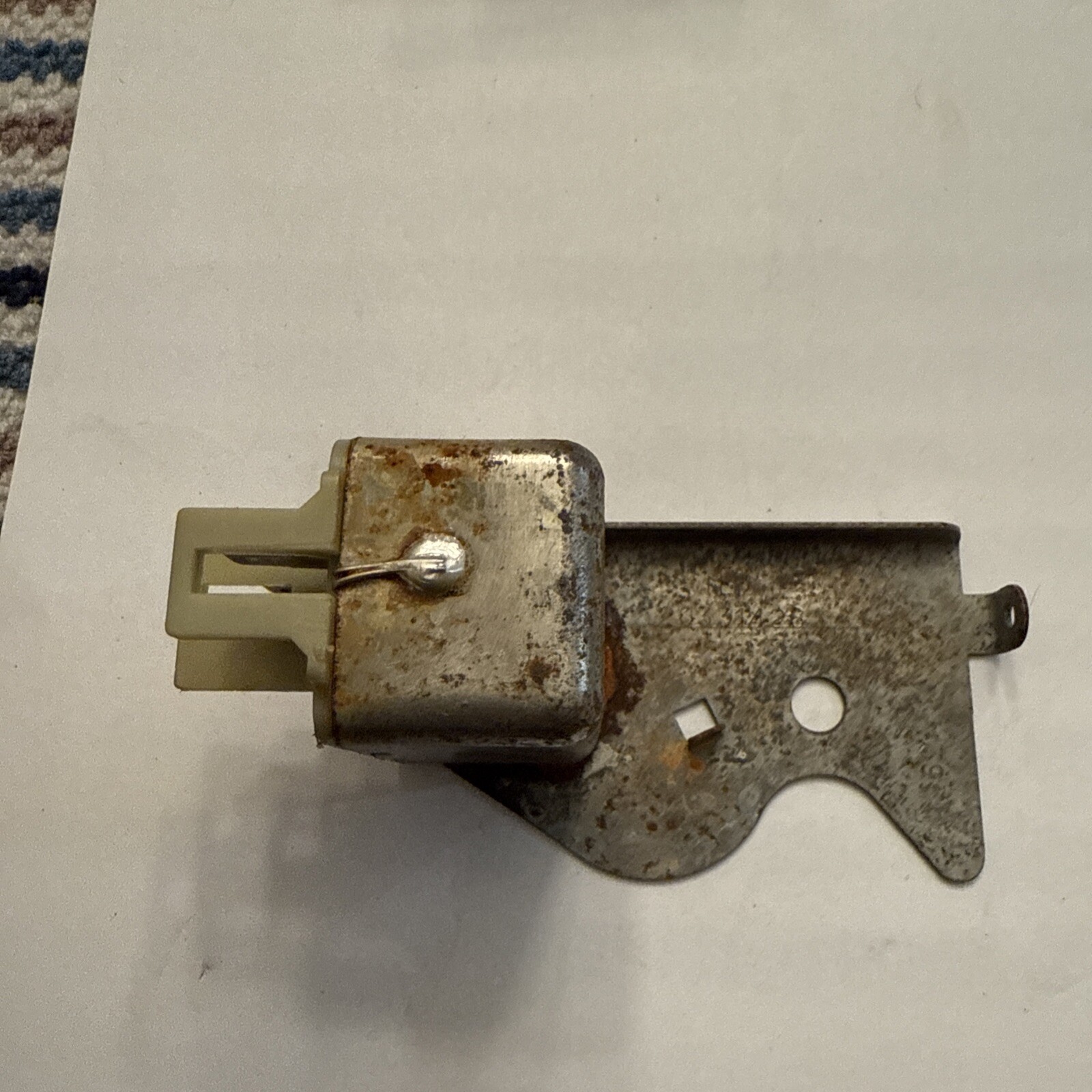 GM NOS 1982-85 Cadillac Deville Eldorado 6 Way Power Seat Relay 20331426 See Pic - Image 5