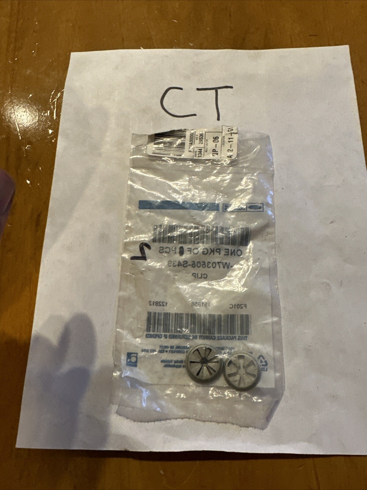 Genuine Ford OE (2) Clips W703505-S439 - Image 3