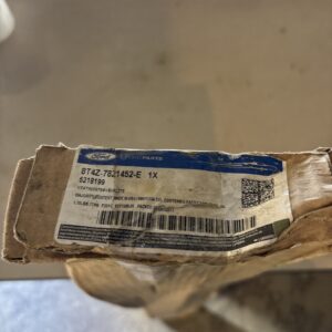 Genuine Ford OEM Belt Weather-Strip 8T4Z-7821452-E NOS