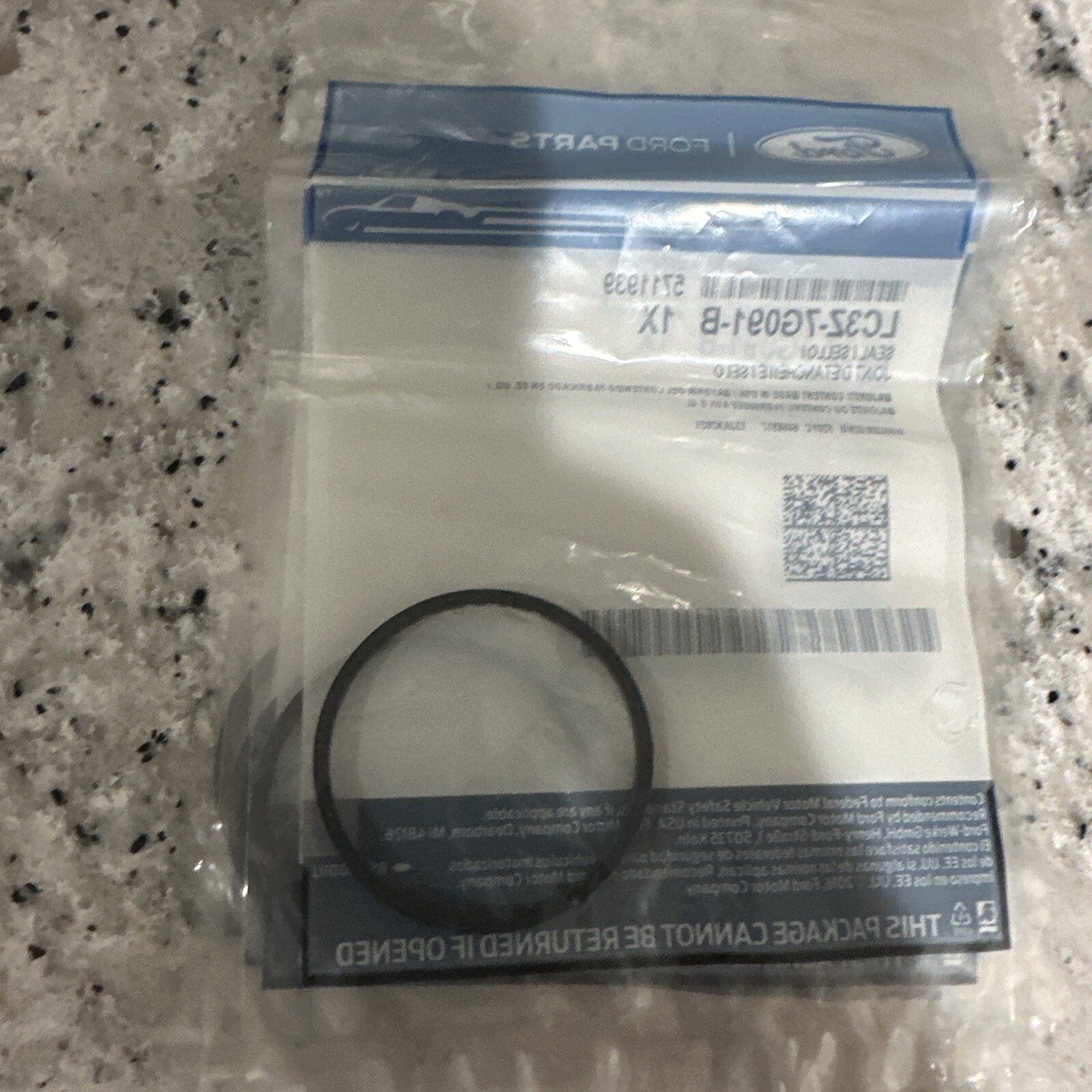 NEW 20-24 FORD SUPERDUTY SEAL LC3Z-7G091-B AKF0824 - Image 3