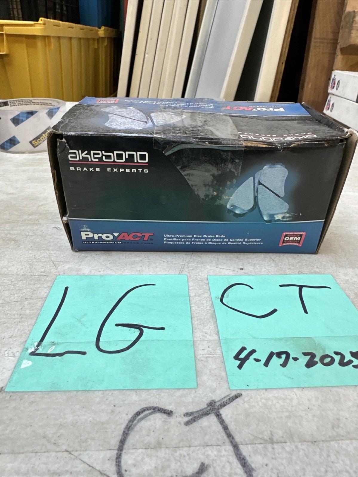 NEW Akebono ACT881 Ceramic Disc Brake Pads Rear Explorer Mountaineer 02-04 - Image 3