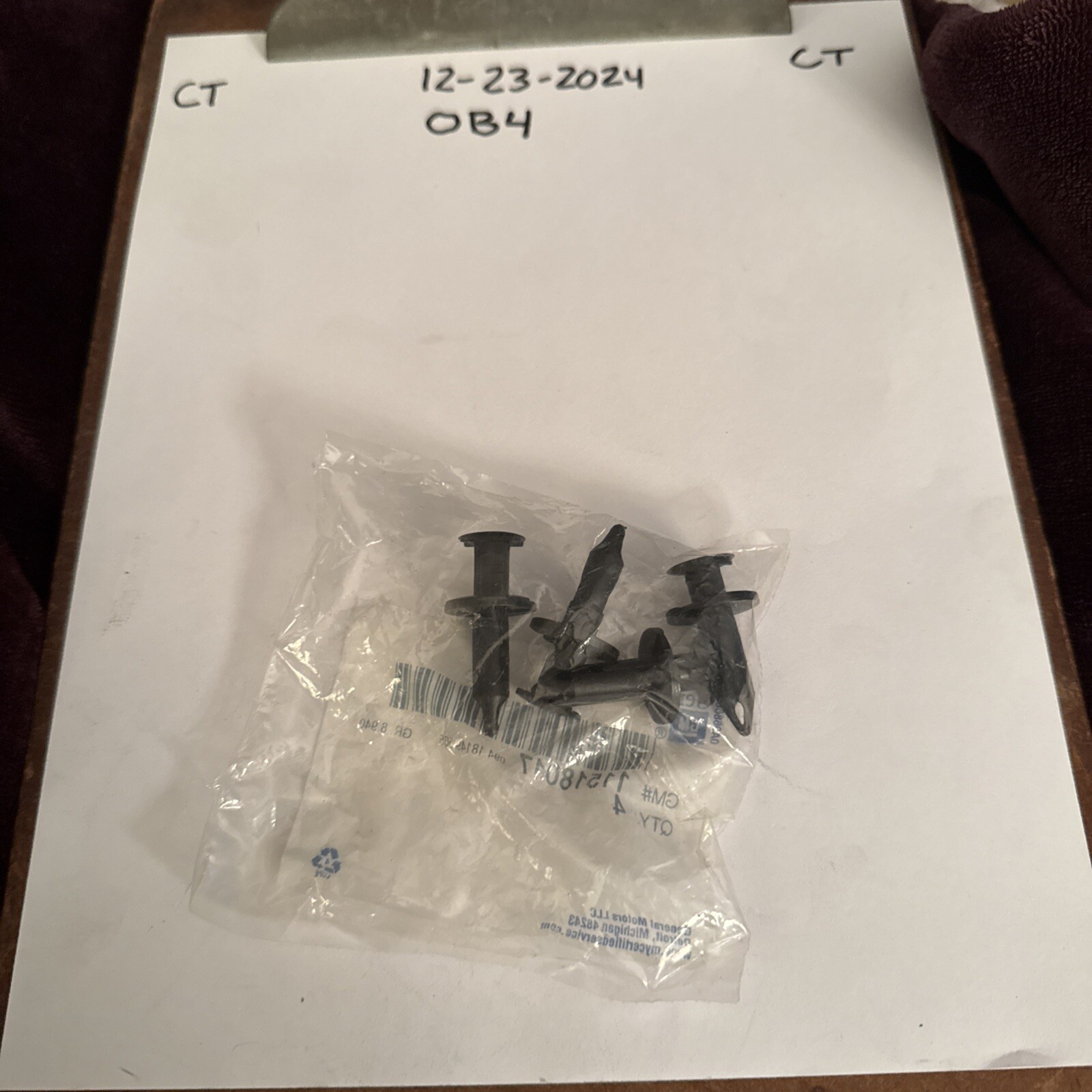 NEW GENUINE GM 21030249 RETAINER, CLIP COVER BUMPER SHIELD GR 8.950 (4) Push Pin - Image 3