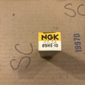 NEW Genuine NGK B9HS-10 3626 Spark Plug