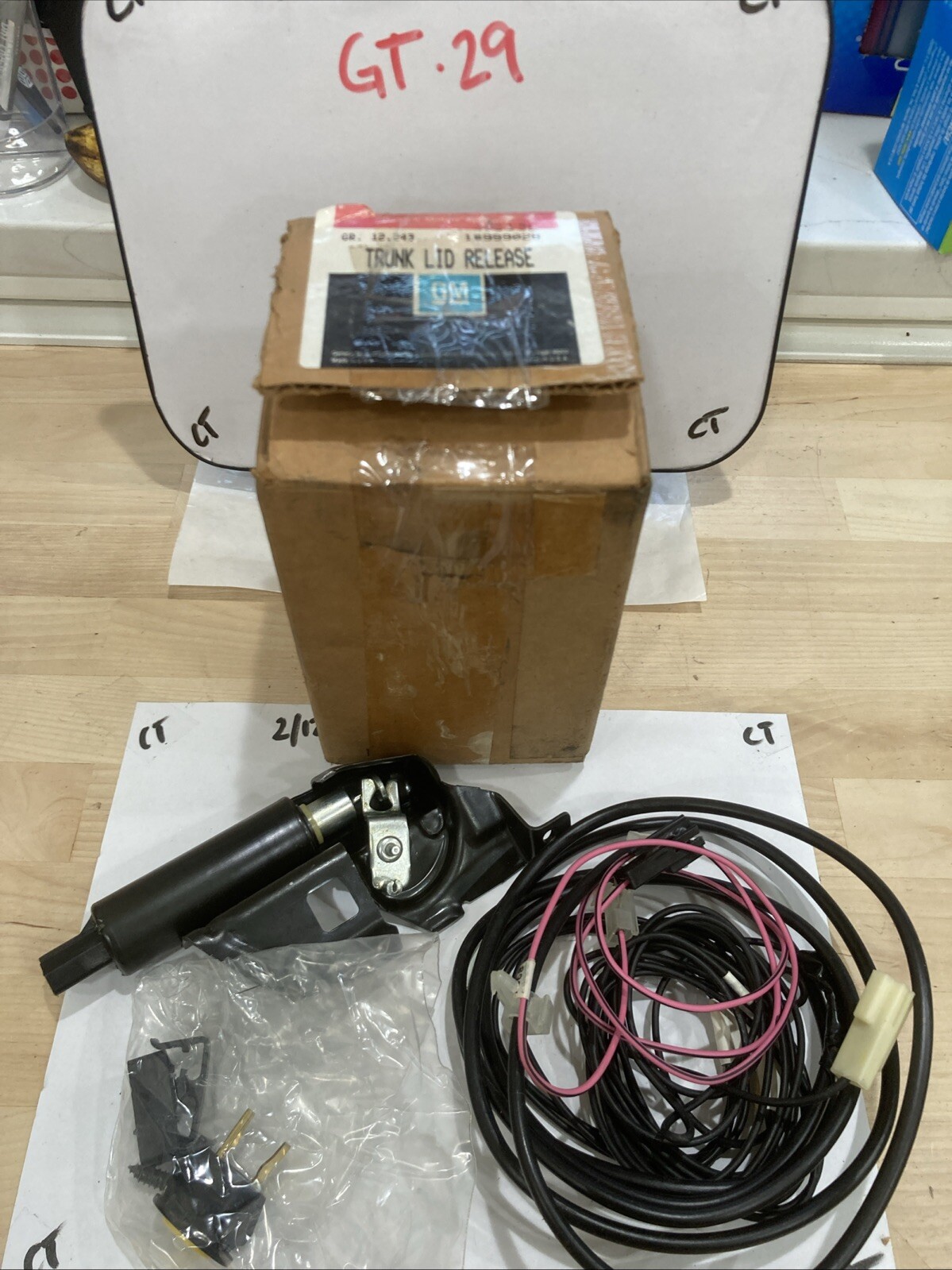 NOS 1985 1986 1987 1988 GM A Series Remote Power Trunk Lid Release Kit 999028