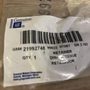 NOS OEM Genuine GM 21992748 Fuel Feed Line Hose Connector Retainer