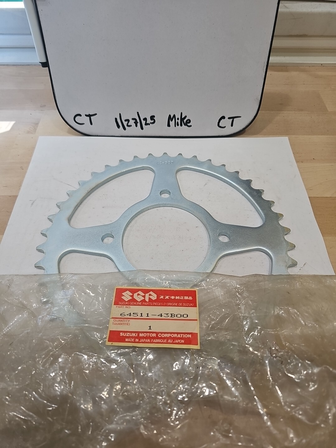 NOS SUZUKI 64511-43B00 SPROCKET