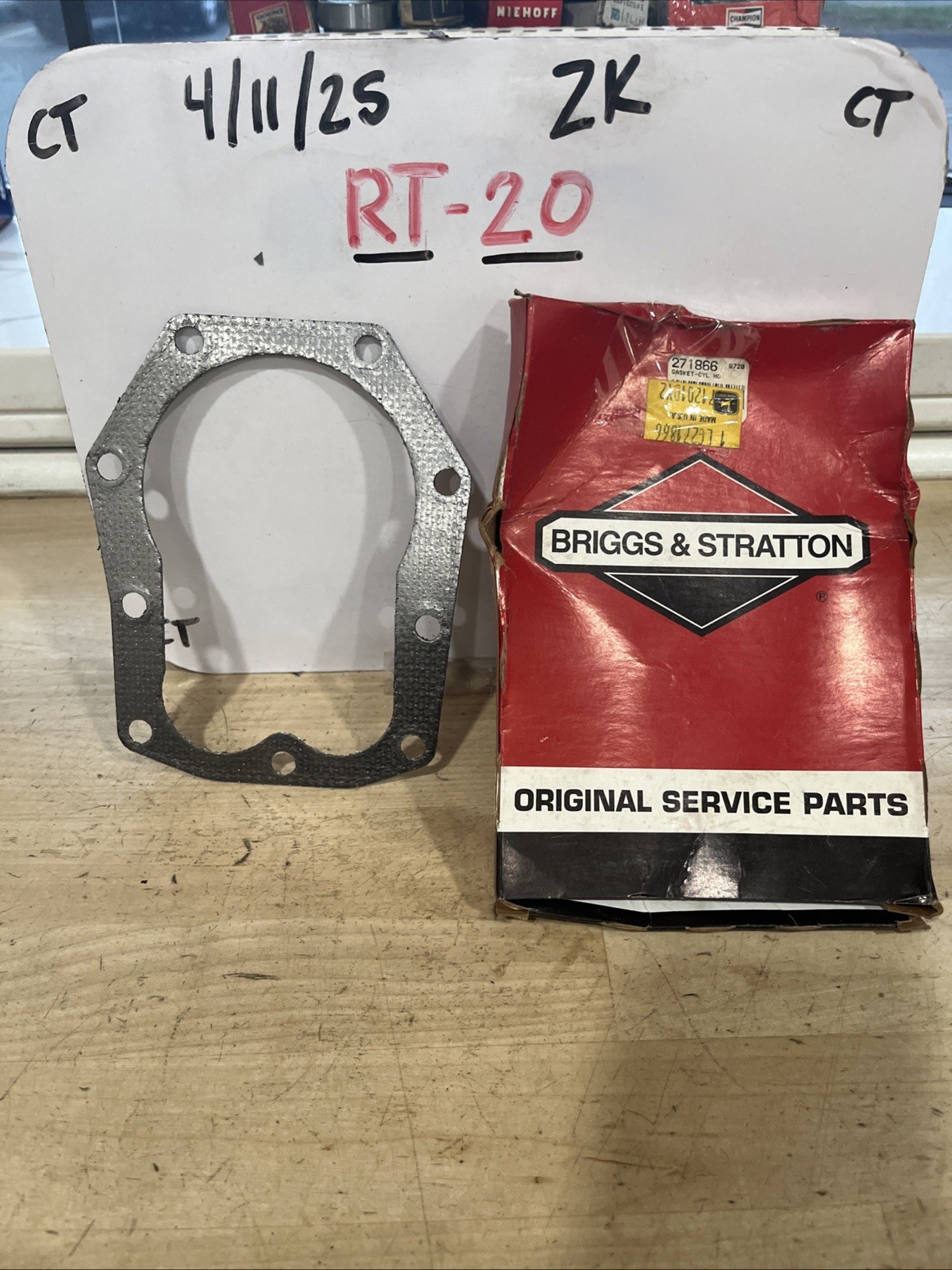 New Craftsman Briggs And & Stratton Mower Engine Cylinder Head Gasket 271866