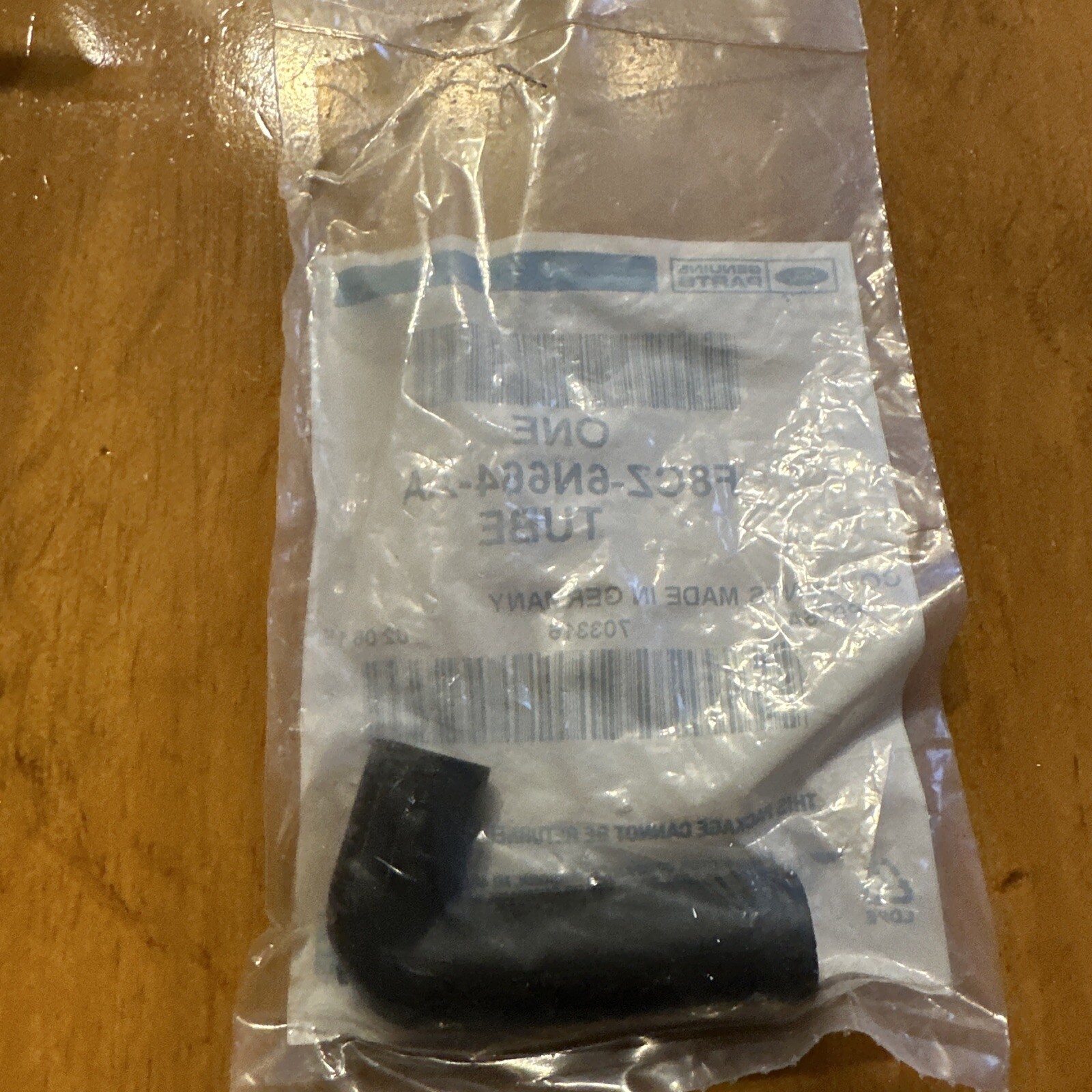 New Genuine Ford Tube - Crankcase Ventilation F8CZ6N664AA / F8CZ-6N664-AA OEM - Image 3