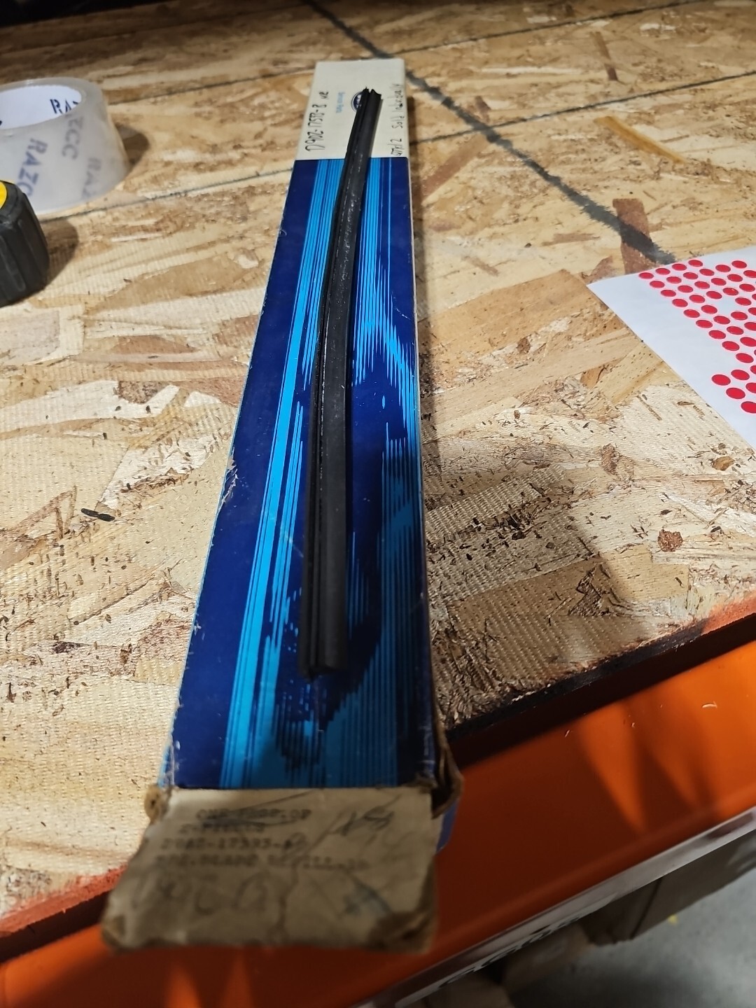 New OEM Ford D9OZ-17593-B 16" Windshield Wiper Blade Refill Insert NOS - Image 3