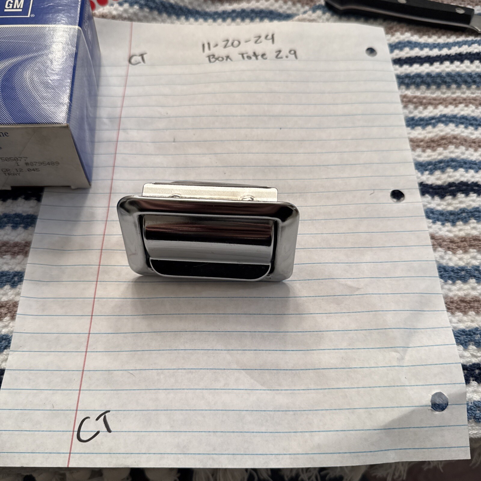 OEM GM 8795489,Ashtray,NEW,Lot of 1