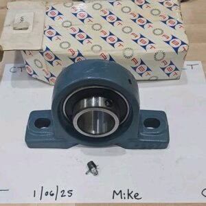 One (1) ABT UC207-23 P207 Pillow Block Bearing 1-7/16" NEW