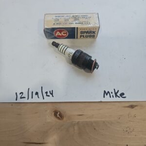 TWO VINTAGE NOS AC SPARK PLUGS 47L