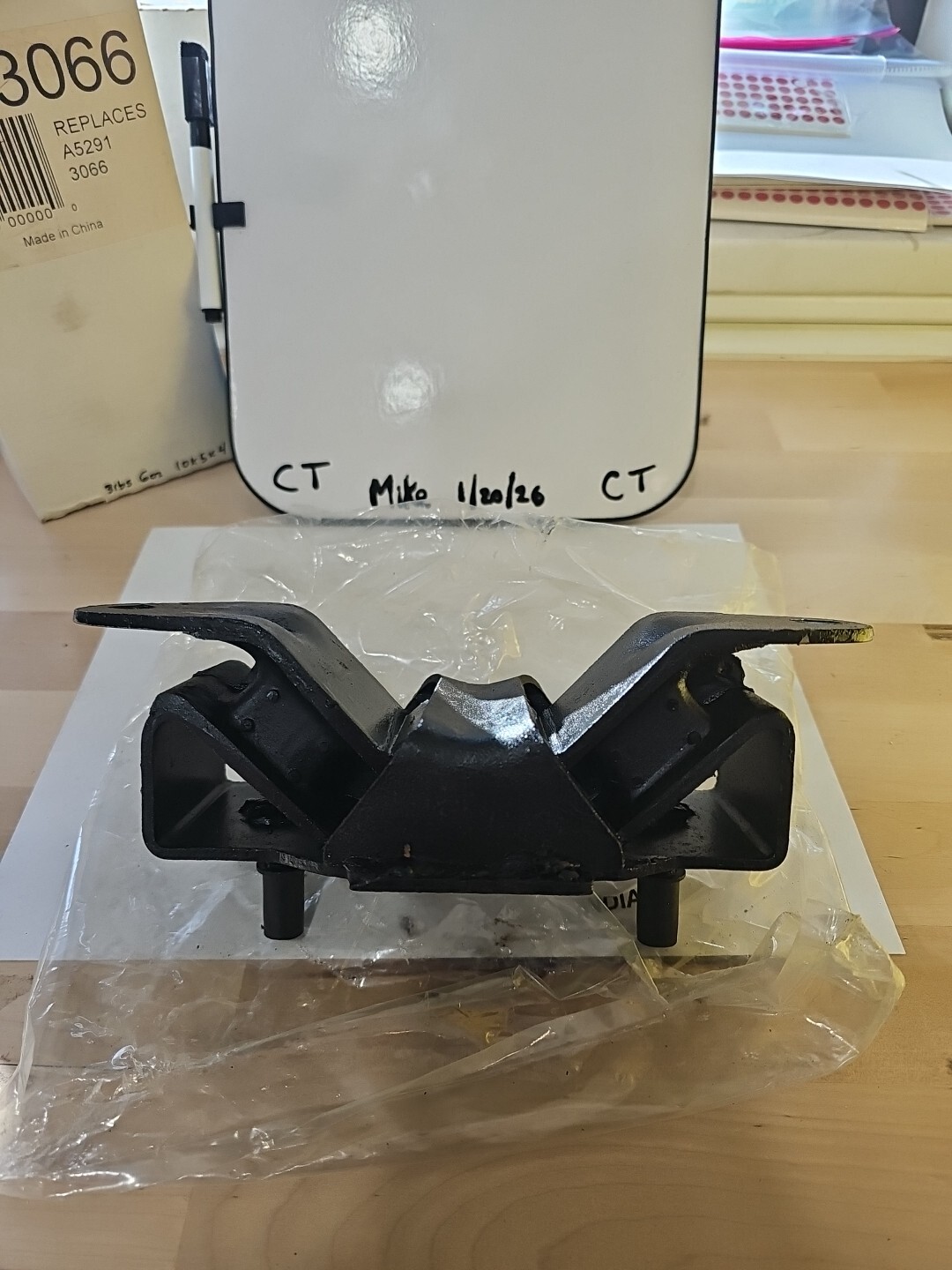 Transmission Motor Mount 4.7 5.7 L For Dodge Durango Ram - Image 3