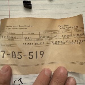 (1) Clip 1963-78 CORVETTE C2 C3 NOS GM SEAT COVER "S" RETAINING CLIP 3869582