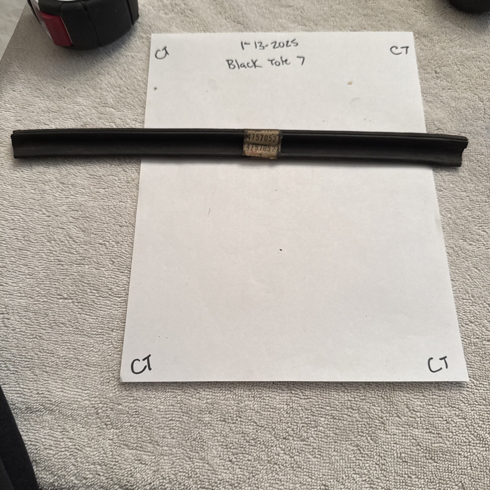 BUICK 4757052 1959-1960; LESABRE & INVICTA 02 DOOR HARDTOP VERTICAL WEATHERSTRIP - Image 3