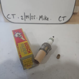 Bosch Silber Electrode Spark Plug WR8DS - For Porsche 928 & 944