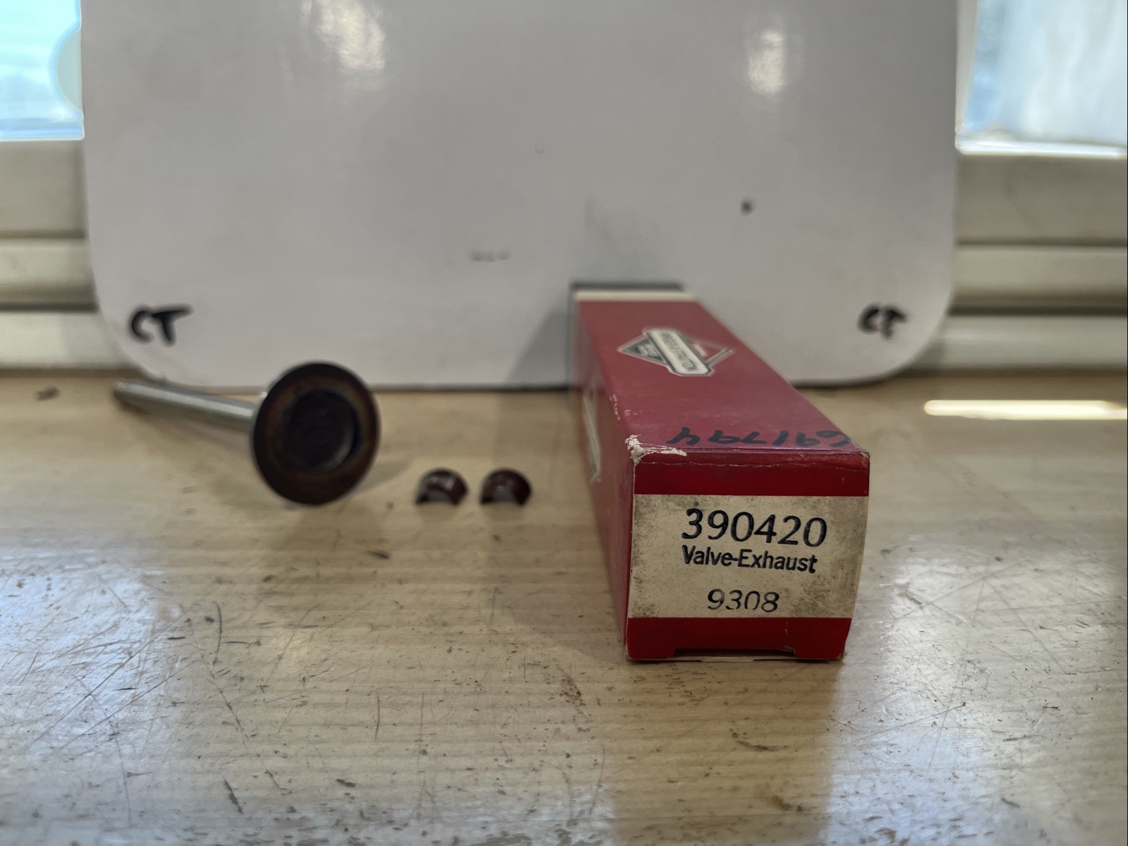 Briggs & Stratton 390420 (9308) Exhaust Valve - Image 4