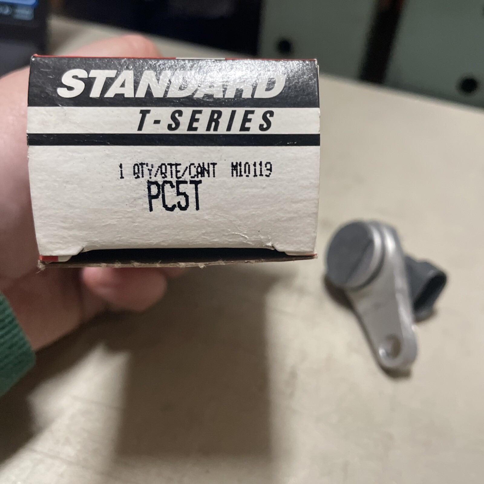 Engine Camshaft Position Sensor Standard PC5T - Image 5