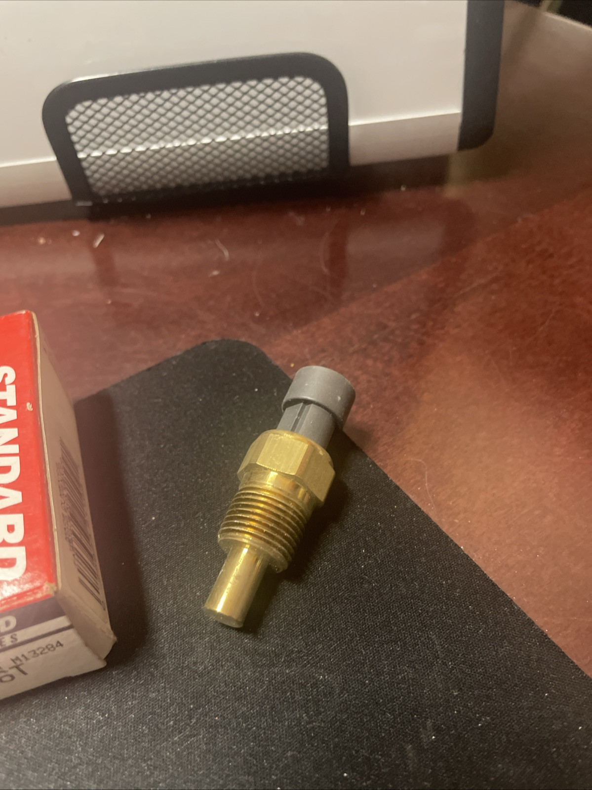 Engine Coolant Temperature Sensor Standard TX66T - Image 3