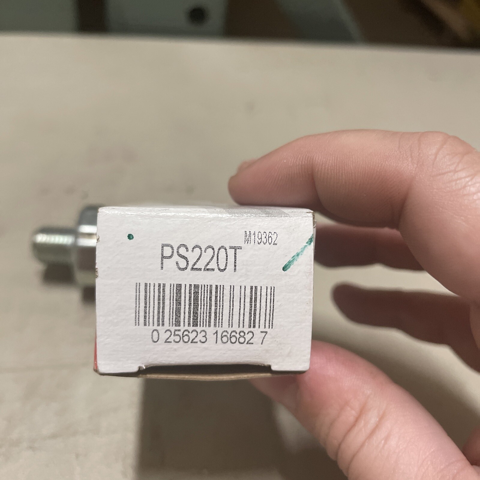 Engine Oil Pressure Switch Standard PS220T - Image 4