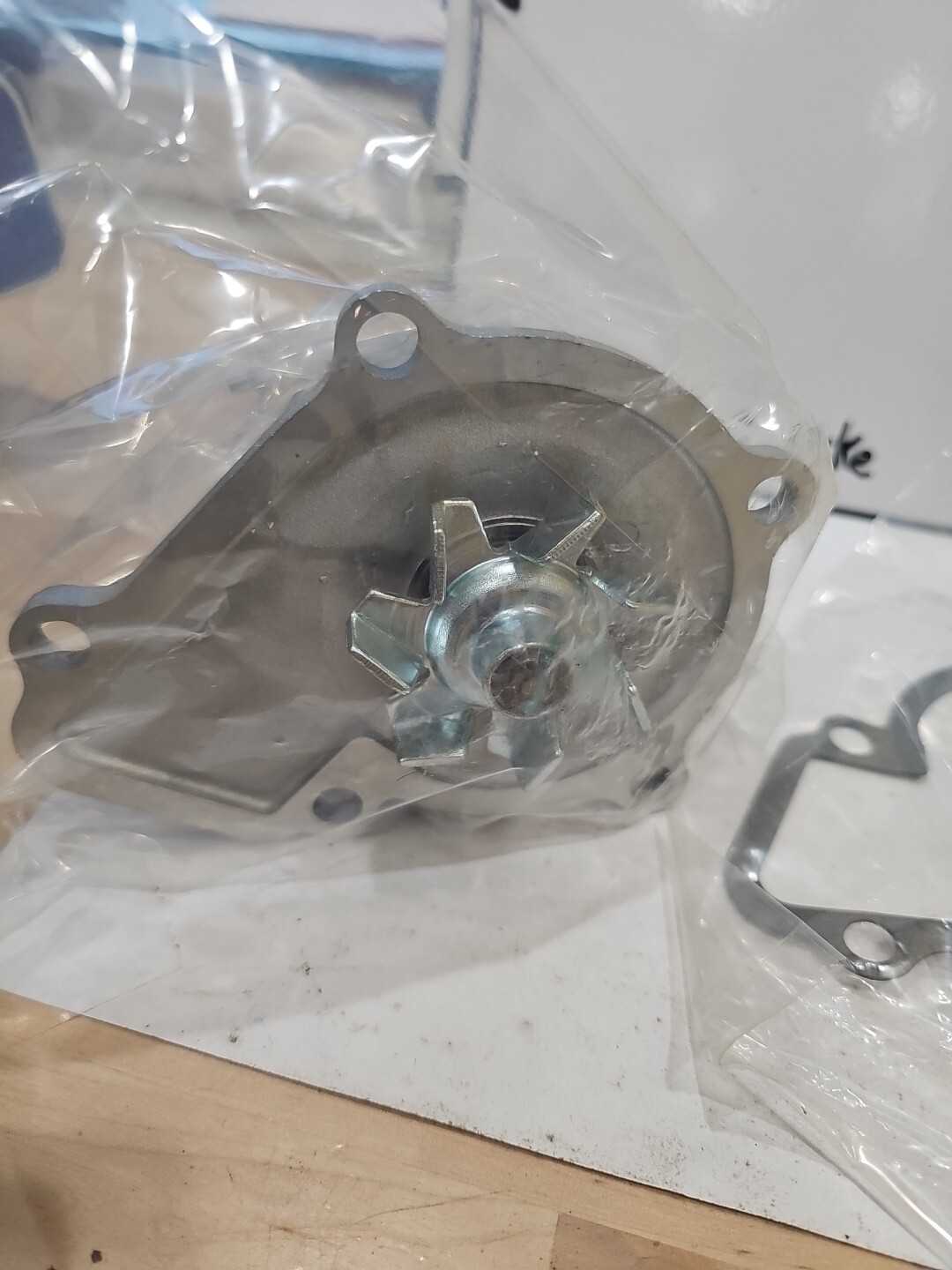 For Nissan Frontier 1998-2004 Gates 41162 Engine Coolant Standard Water Pump - Image 3