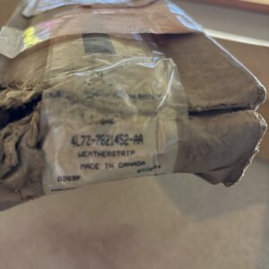 Ford OEM 4L7Z-7821452-AA Weatherstrip Assy 2004-2006 Lincoln Navigator NOS