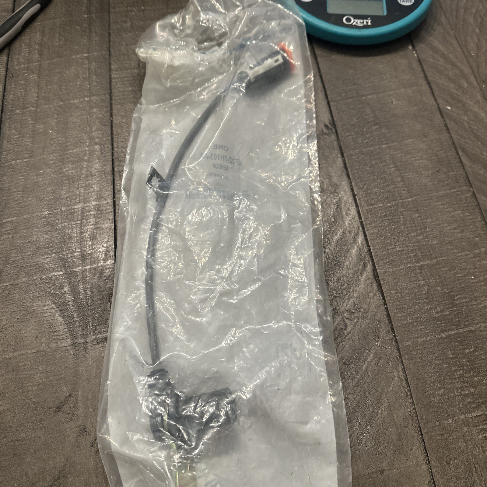 Genuine Ford Speed Sensor XF2Z-7H103-AA - Image 3