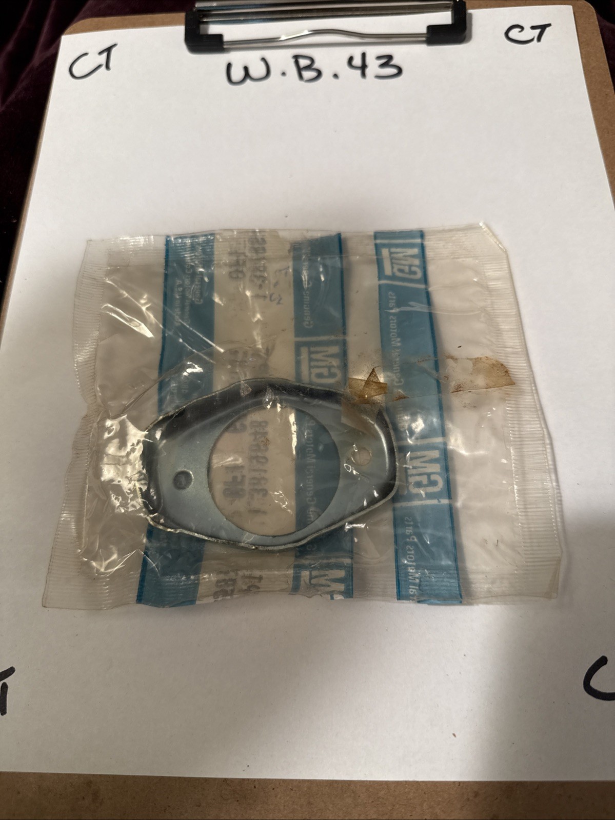 Genuine GM NOS NEW 3819648 Parking Lamp Mount Support - Image 3