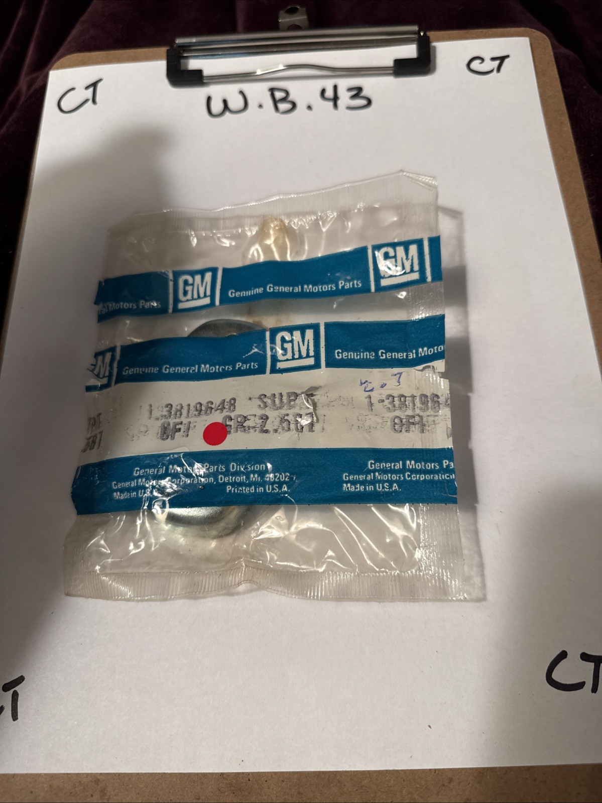 Genuine GM NOS NEW 3819648 Parking Lamp Mount Support