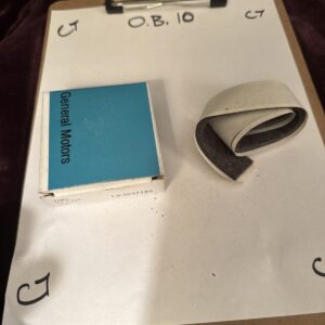 Genuine Gm Seal 3937189 Nos OEM.