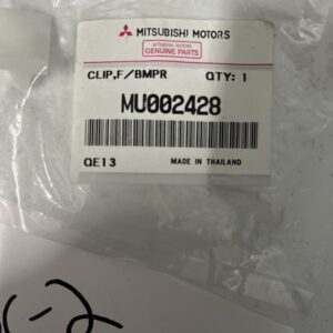 Genuine OE Clip Front Bumper MU002428 For Mitsubishi MU00-2428 (Singlular Clip)
