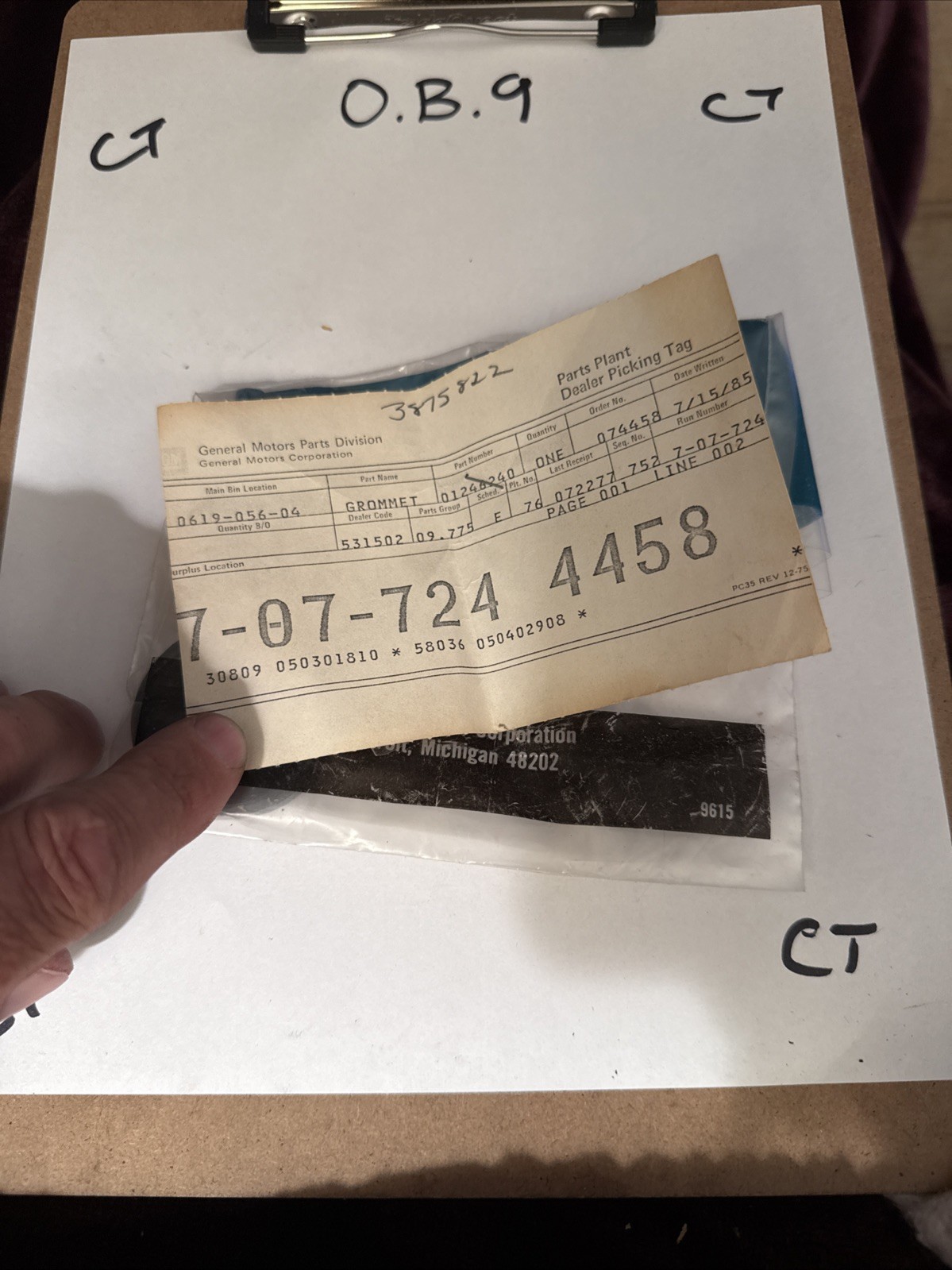 Gm Grommet 01246240 1246240 Nos OEM.